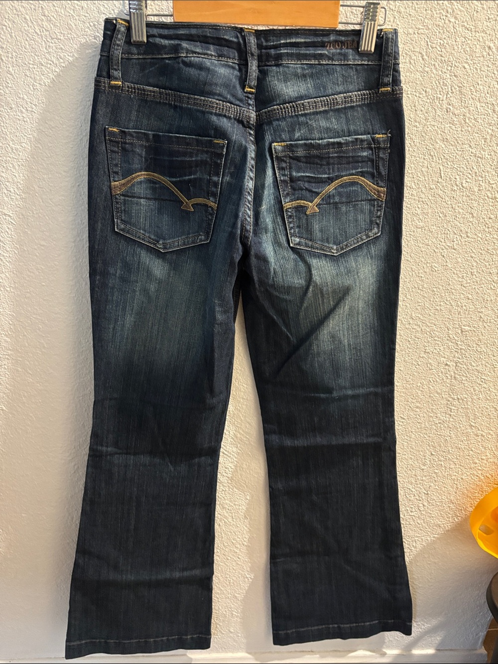 Jeans - Picture 3 of 6